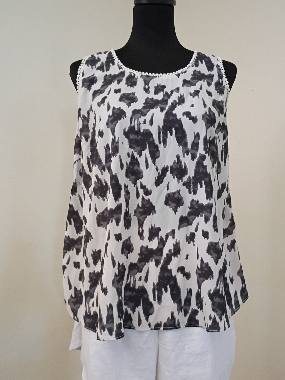 Umgee Black and White Printed Sleeveless Tank